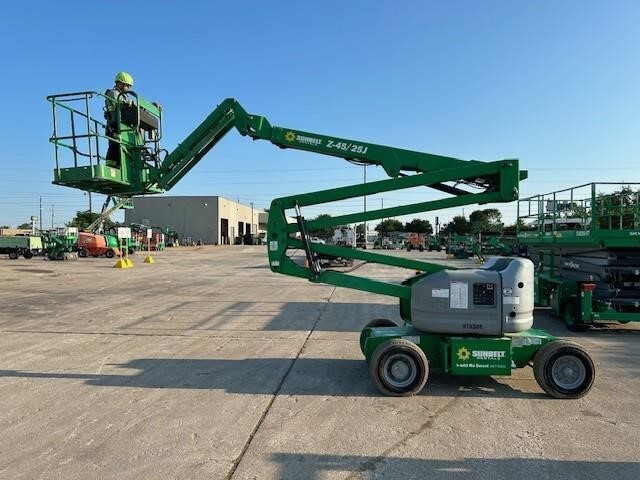 2016 Genie Z-45/25J DC Picture 1 2016 Genie Z-45/25J DC-1
