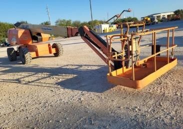 2017 JLG 660SJ-2