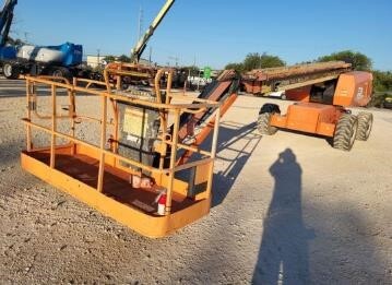 2017 JLG 660SJ-1