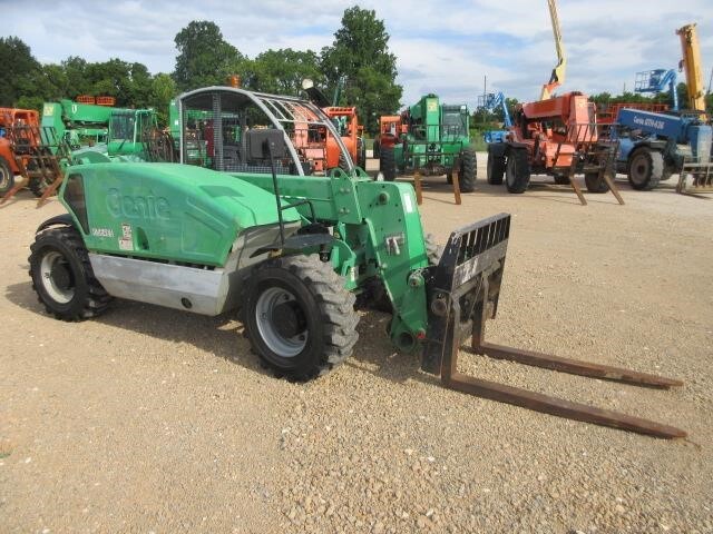 2015 Genie GTH-5519-2