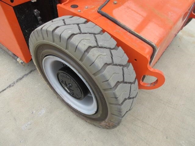 2017 JLG E400AJPN-9