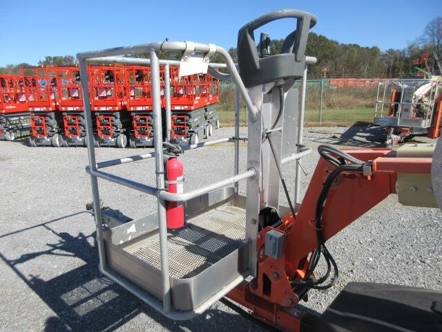 2022 JLG T350-8
