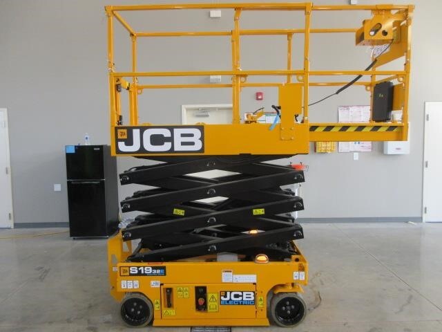 2025 JCB S1932E-19
