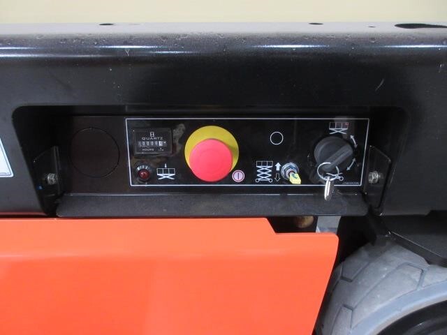 2025 JLG ES1932-18