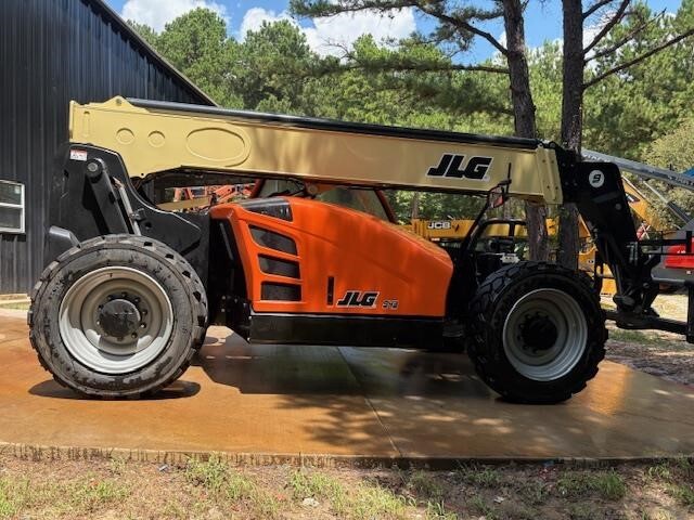 2025 JLG 943-4