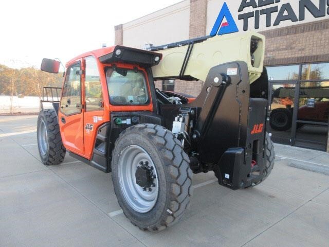 2025 JLG 742-7