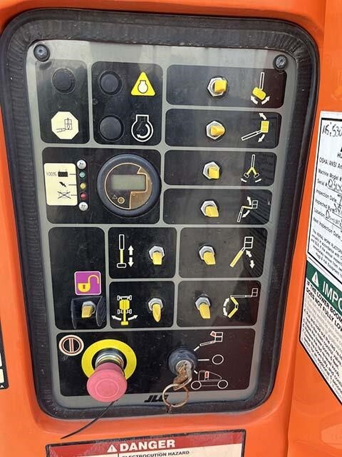 2018 JLG E400AJPN-13