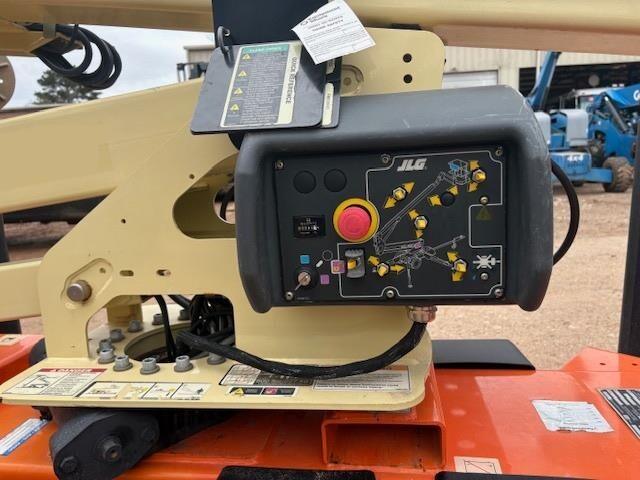 2022 JLG T350-10