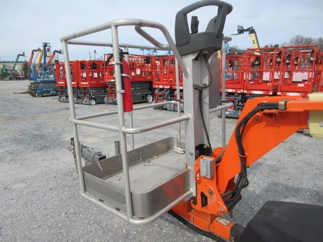 2022 JLG T350-8