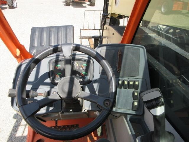 2016 JLG 642-16