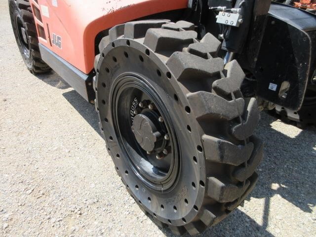 2016 JLG 642-10
