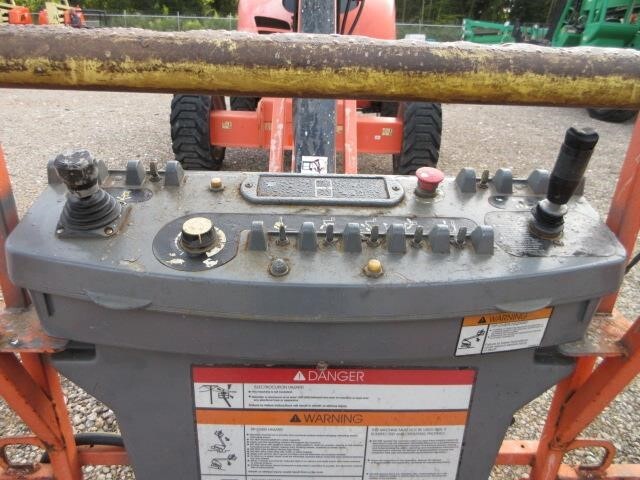 2016 JLG 600AJ-8