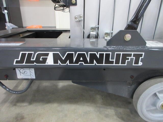 2025 JLG 38AM-27