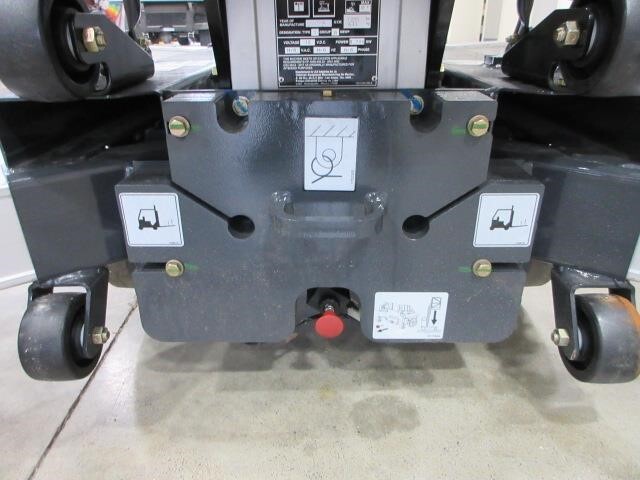 2025 JLG 38AM-21