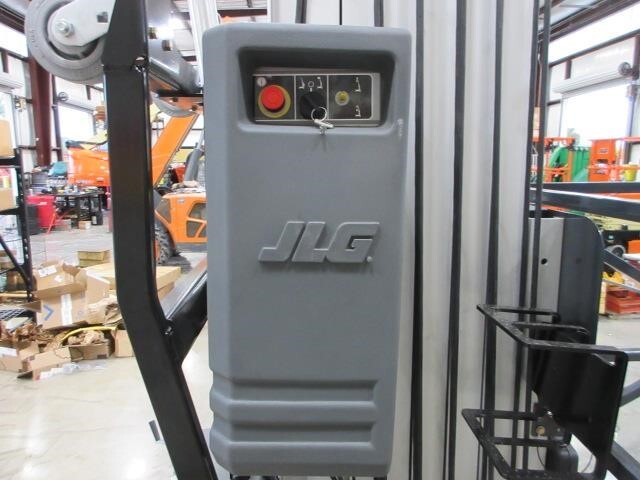 2025 JLG 38AM-23