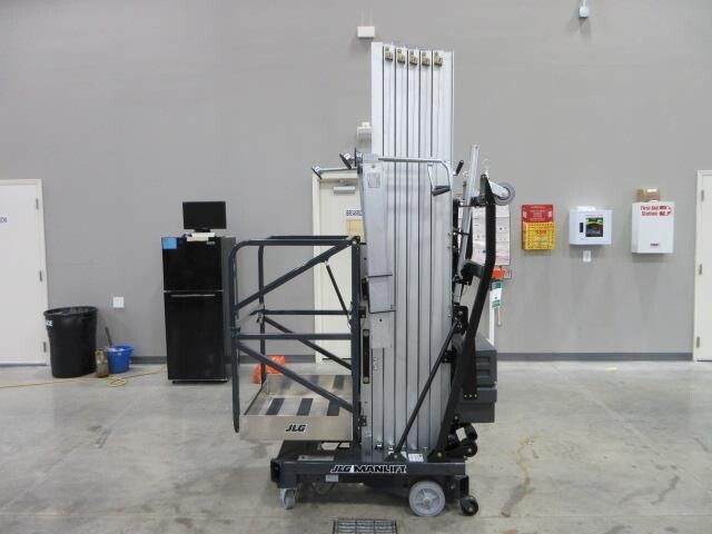 2025 JLG 38AM-4