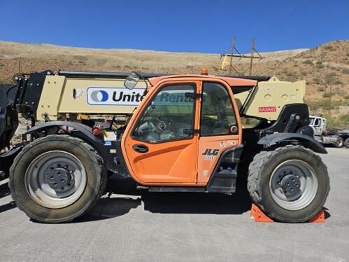 2017 JLG 1255