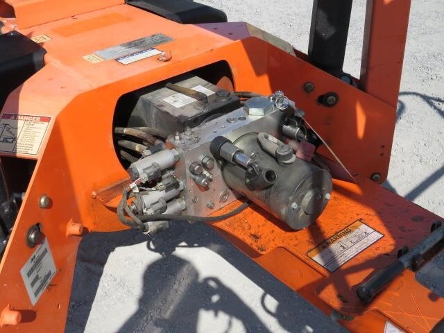 2018 JLG T350-16