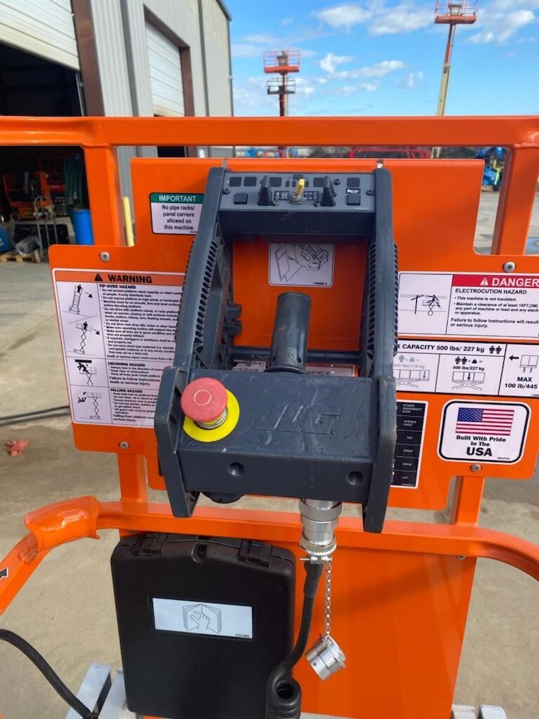 2013 JLG 1930ES-12
