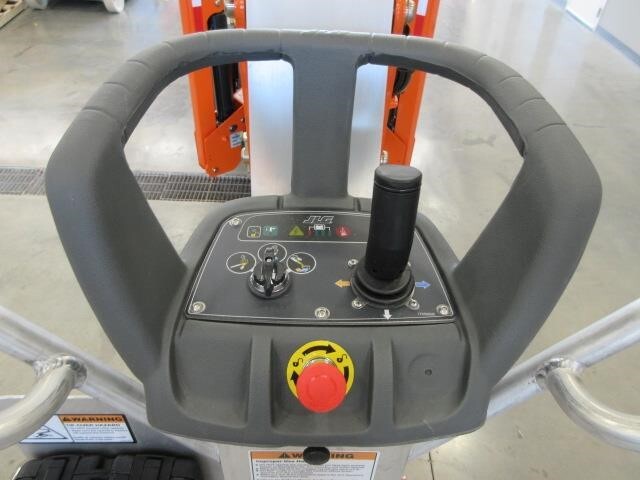 2024 JLG T500J-8