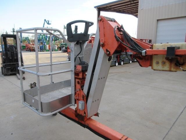 2017 JLG T500J-8