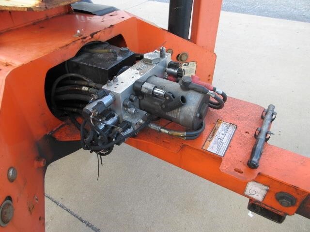 2017 JLG T500J-17