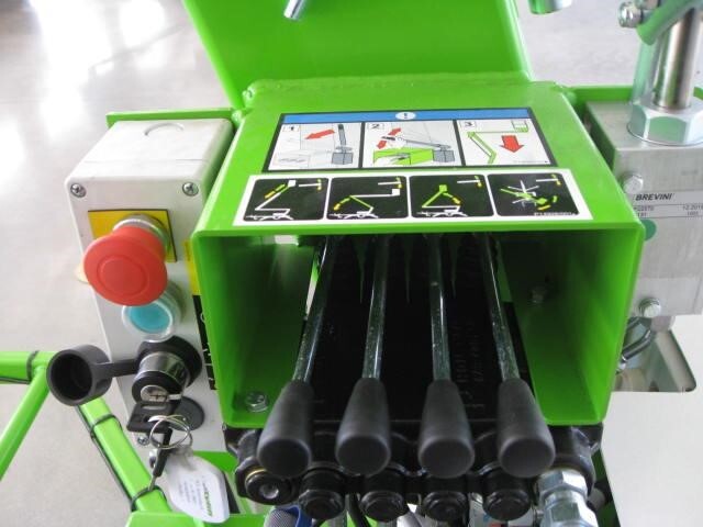 2025 Niftylift TM34T-22