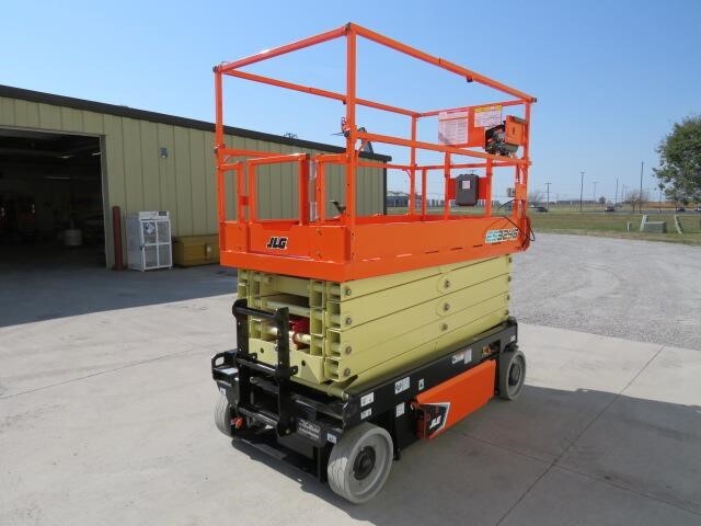 2025 JLG 3246-4