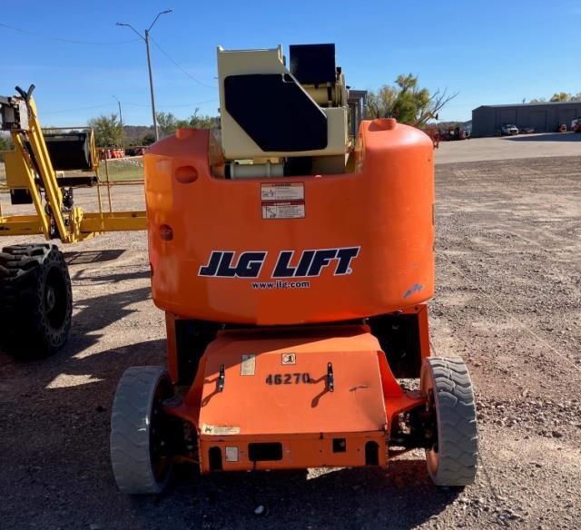 2017 JLG E400AJPN-4