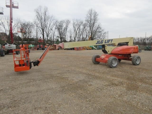 2012 JLG M600JP