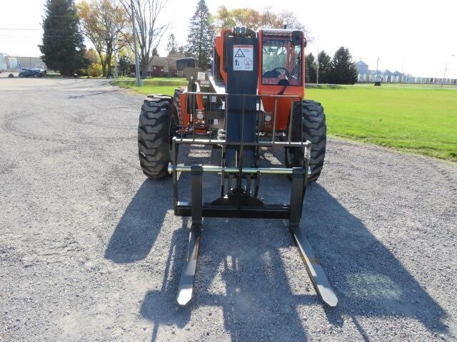 2025 SkyTrak 8042-8