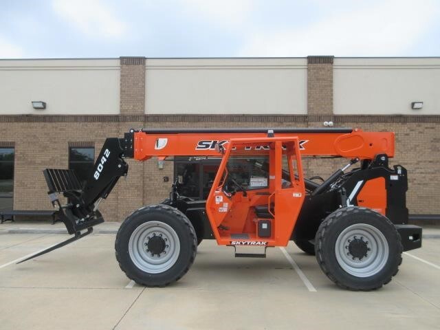 2025 SkyTrak 8042