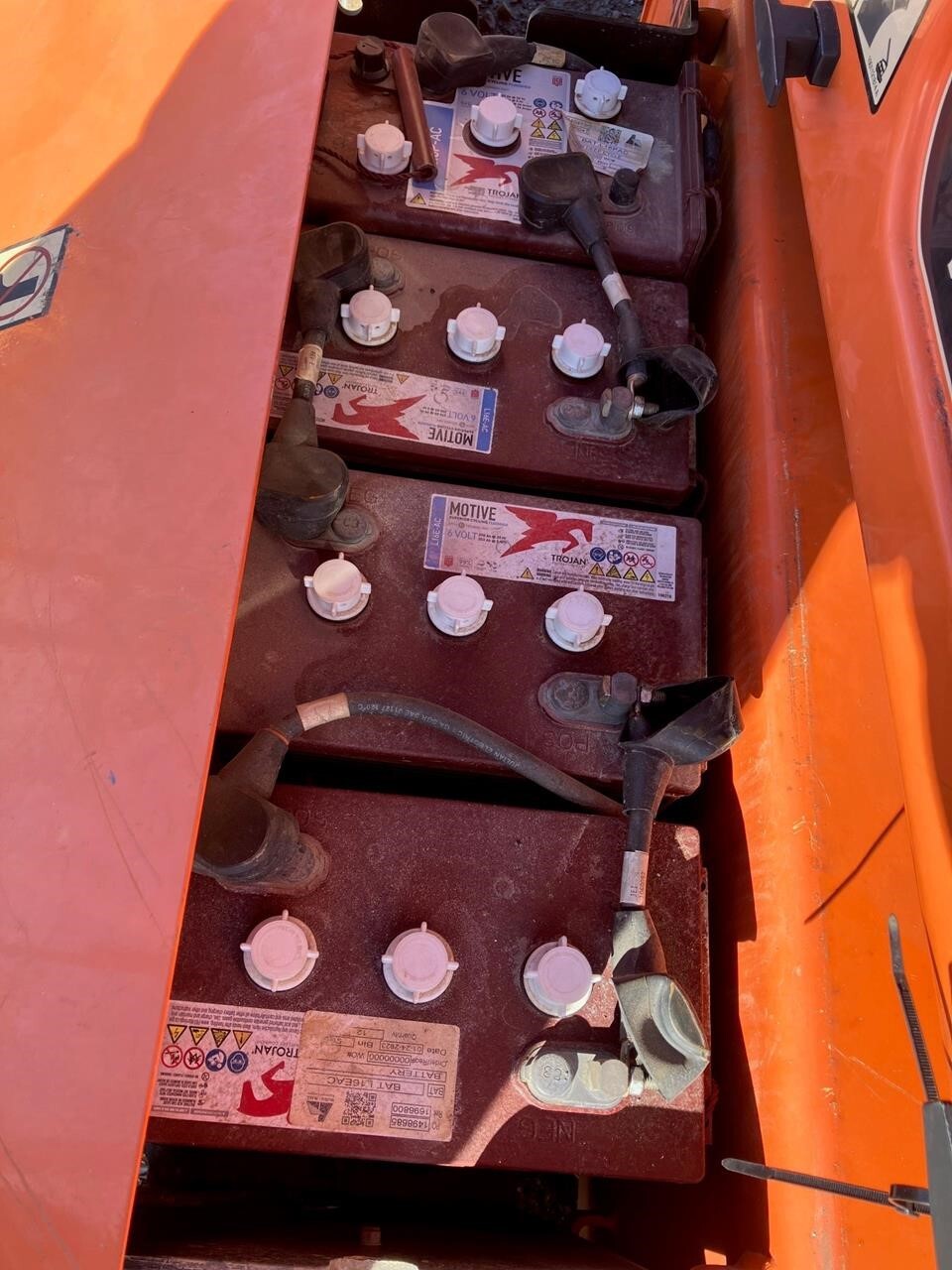 2017 JLG E400AJPN-7