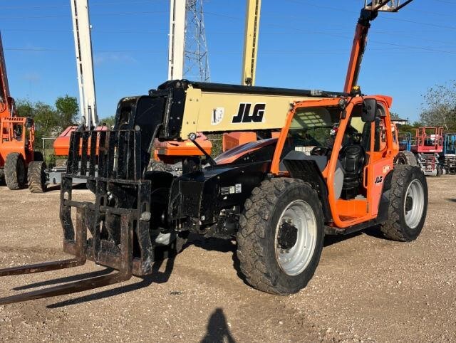 2022 JLG 742-2