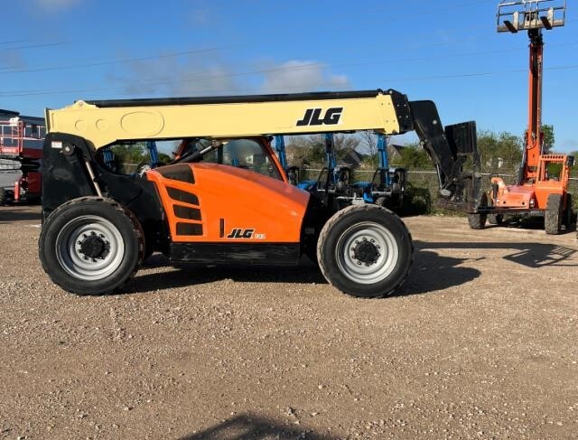 2022 JLG 742-5