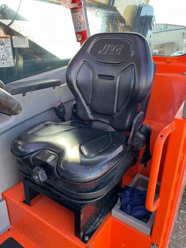 2022 JLG 742-15