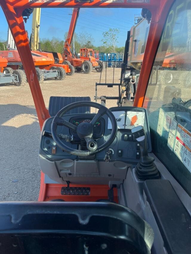 2022 JLG 742-16