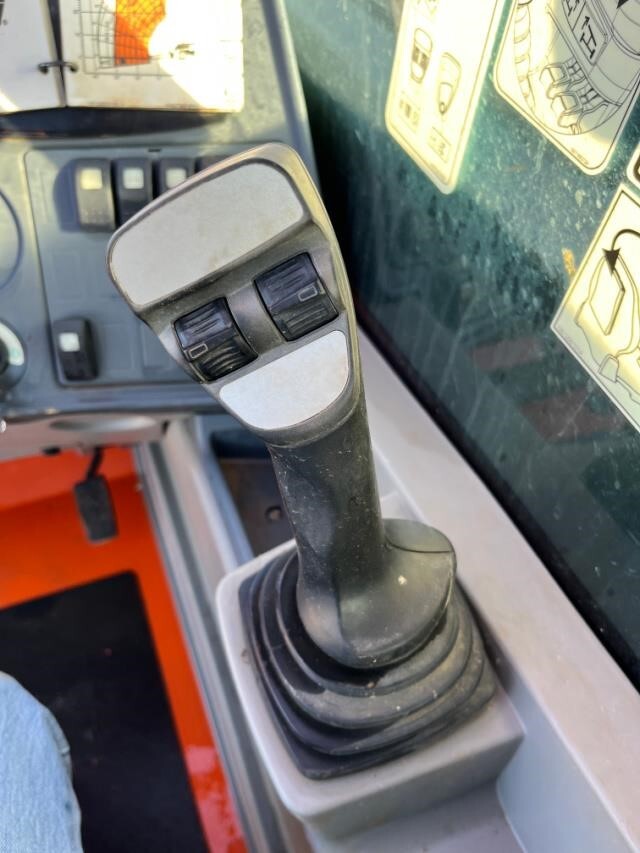 2022 JLG 742-17