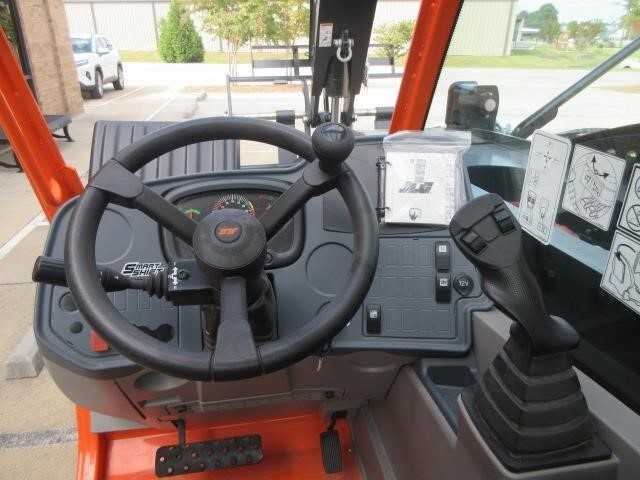 2025 JLG 943-32