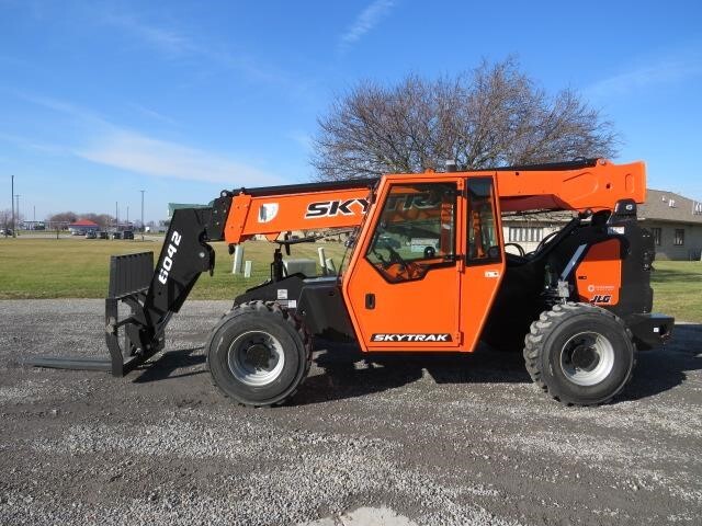 2025 SkyTrak 6042