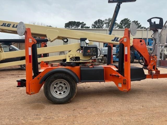 2022 JLG T350-7