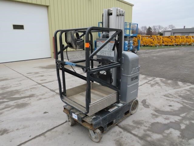 2017 JLG 20MVL-9