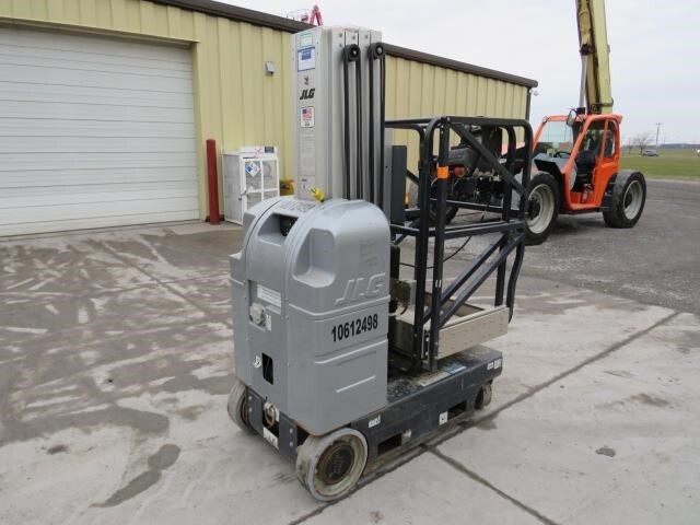 2017 JLG 20MVL-13