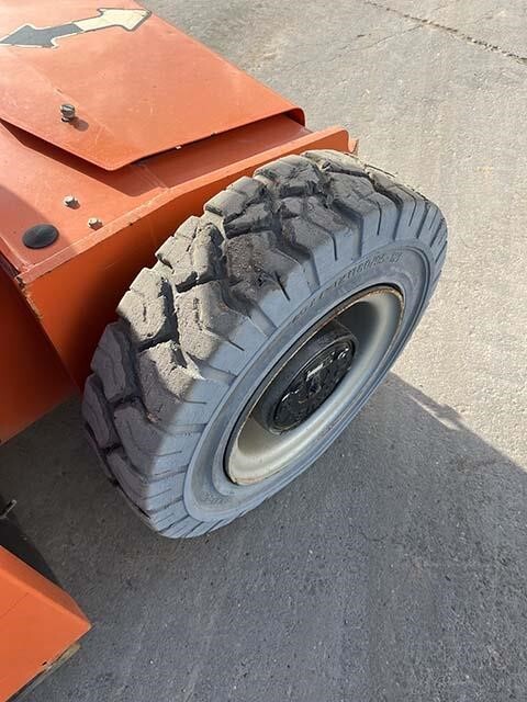 2018 JLG E400AJPN-8
