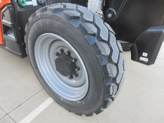 2025 JLG 742-11