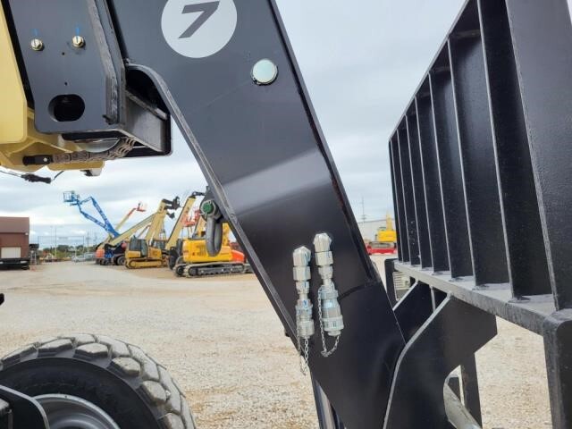 2025 JLG 742-3