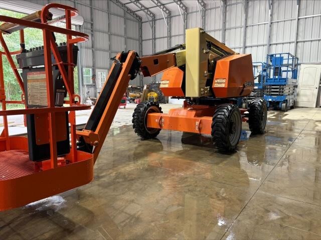2018 JLG 340AJ