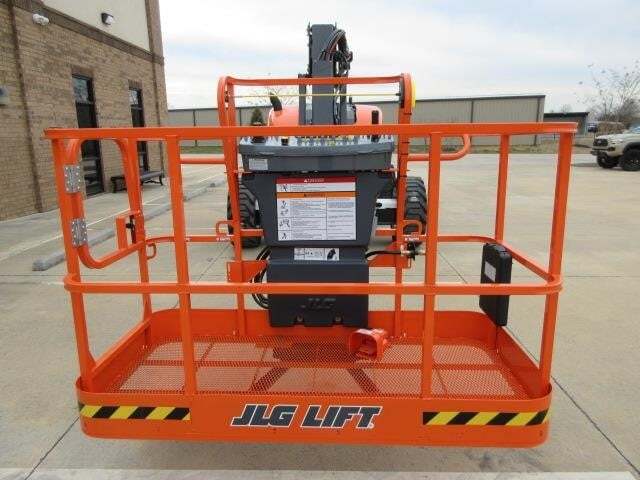 2025 JLG 600AJ-7