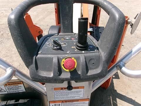2018 JLG T350-16