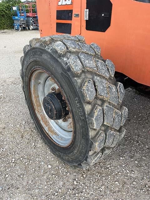 2016 SkyTrak 8042-8